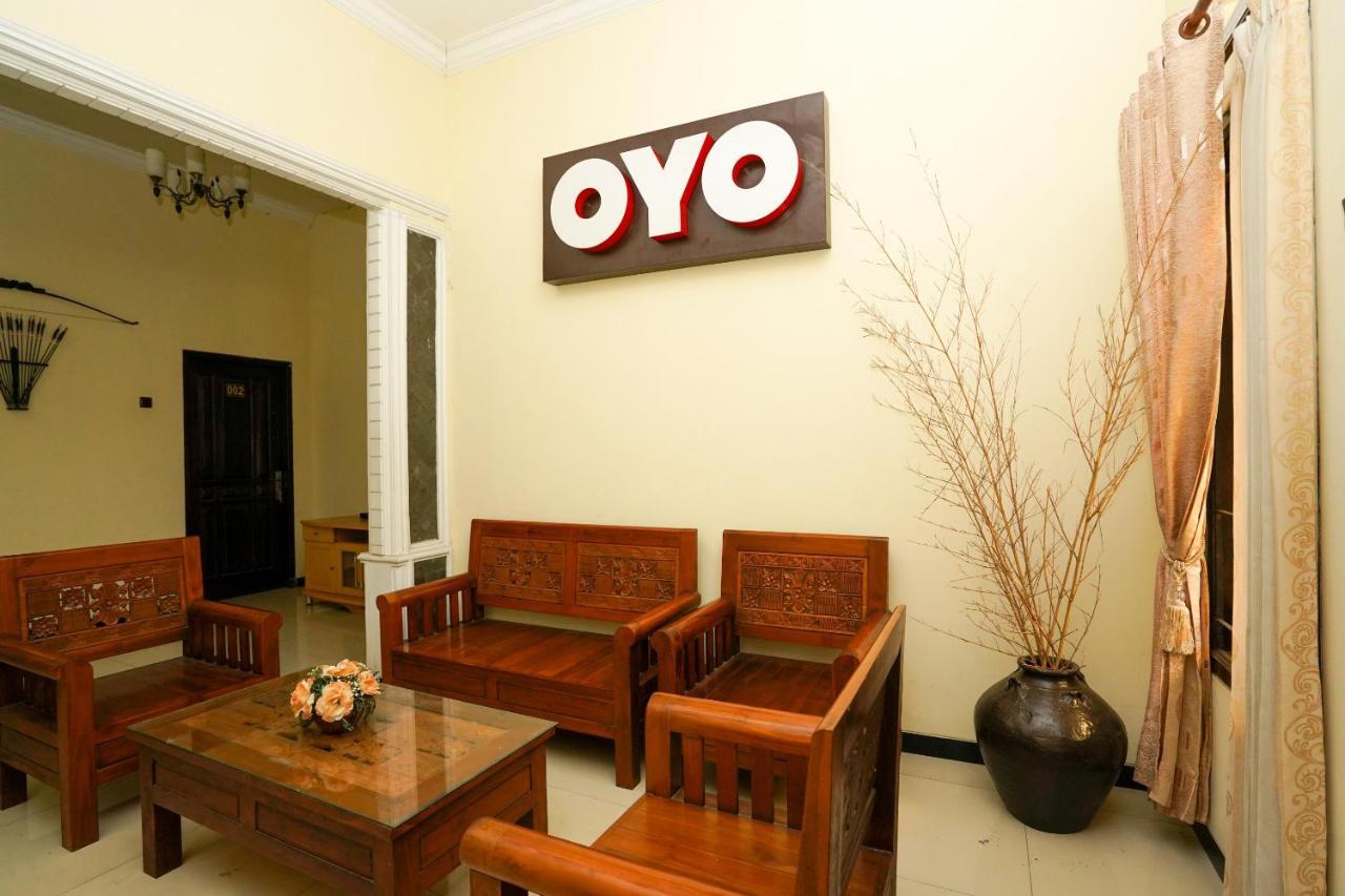Oyo 1087 Homestay Potato House Бромо Экстерьер фото