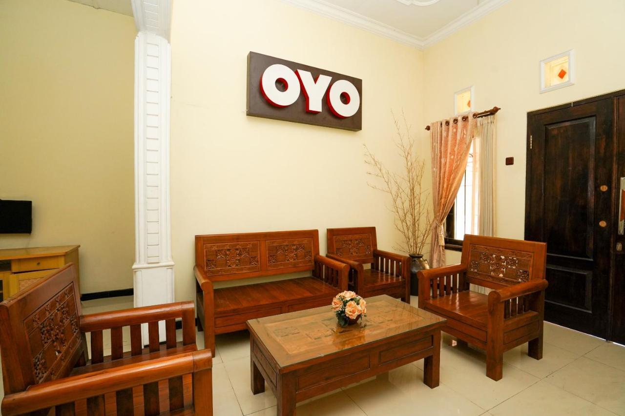 Oyo 1087 Homestay Potato House Бромо Экстерьер фото