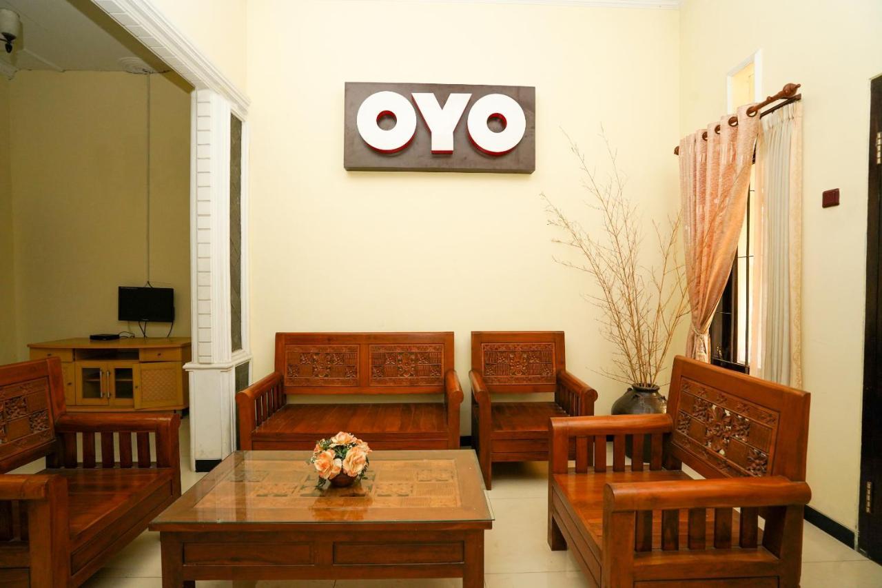 Oyo 1087 Homestay Potato House Бромо Экстерьер фото