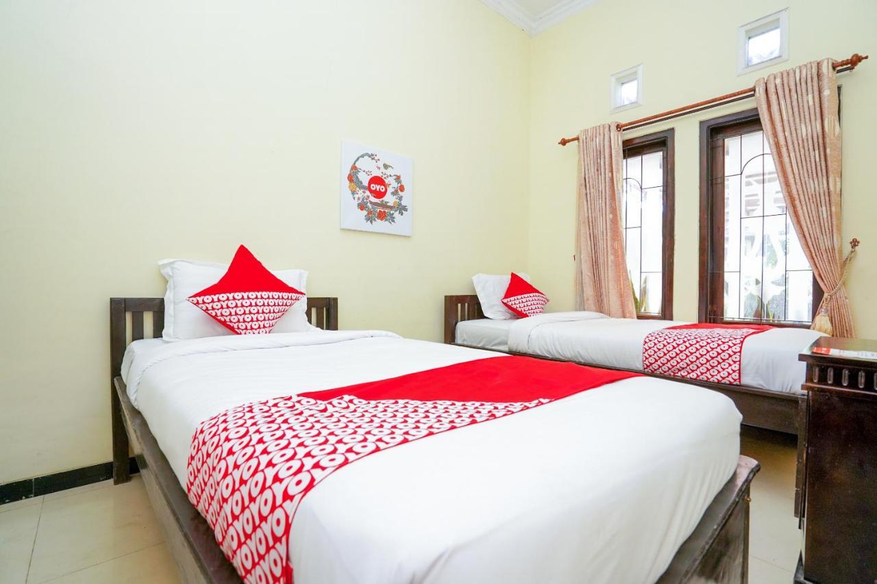 Oyo 1087 Homestay Potato House Бромо Экстерьер фото