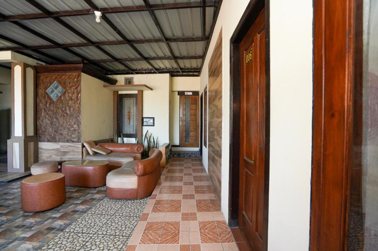 Oyo 1087 Homestay Potato House Бромо Экстерьер фото