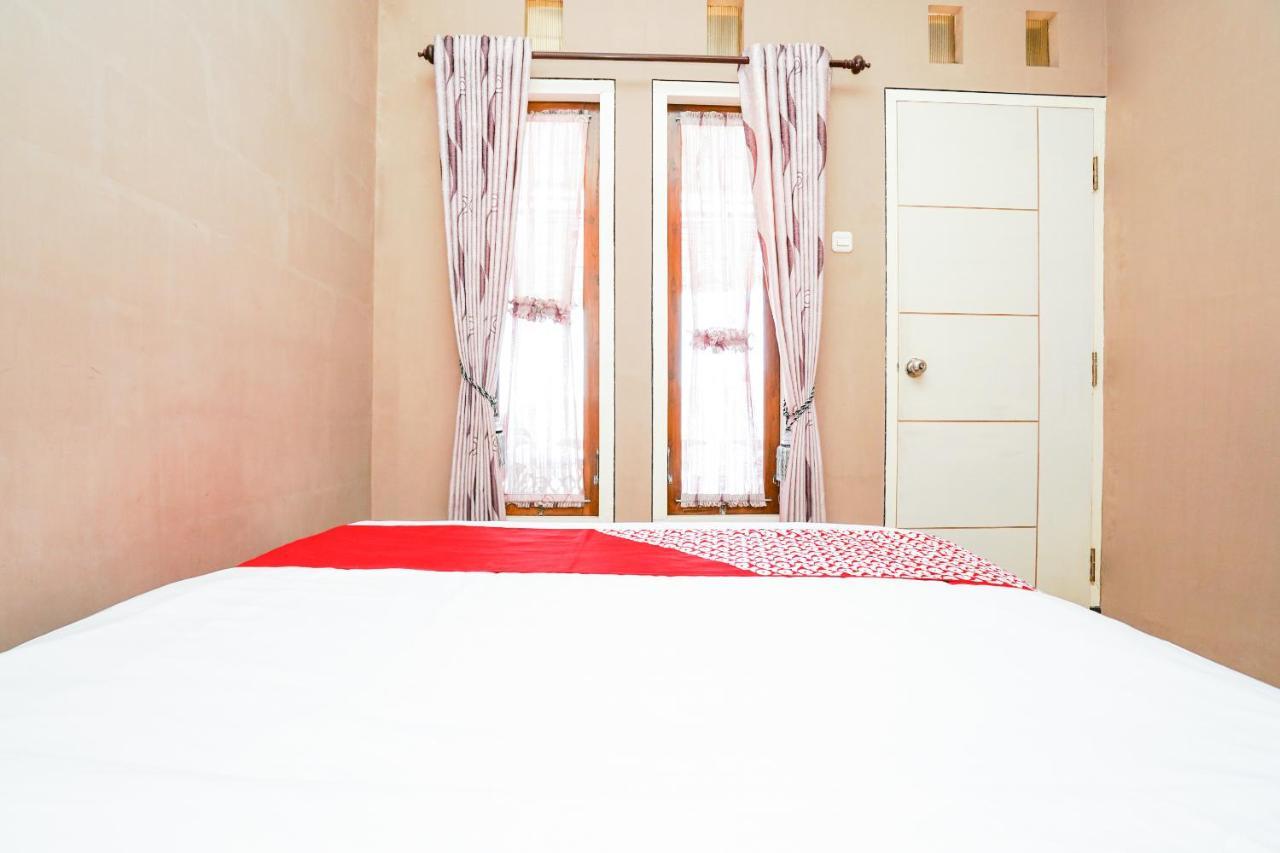 Oyo 1087 Homestay Potato House Бромо Экстерьер фото