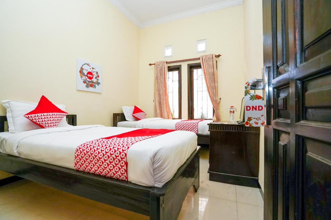 Oyo 1087 Homestay Potato House Бромо Экстерьер фото